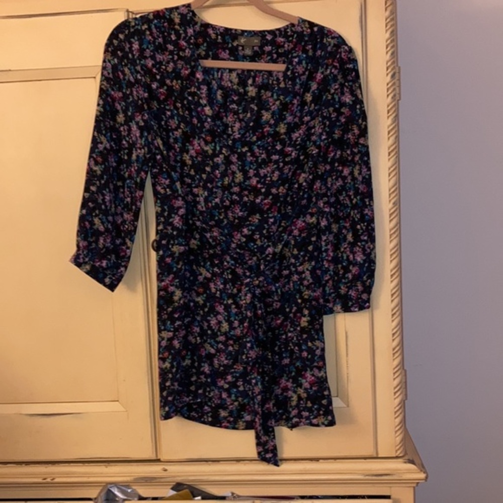 Size 2 Fei Anthropologie belted floral blouse
